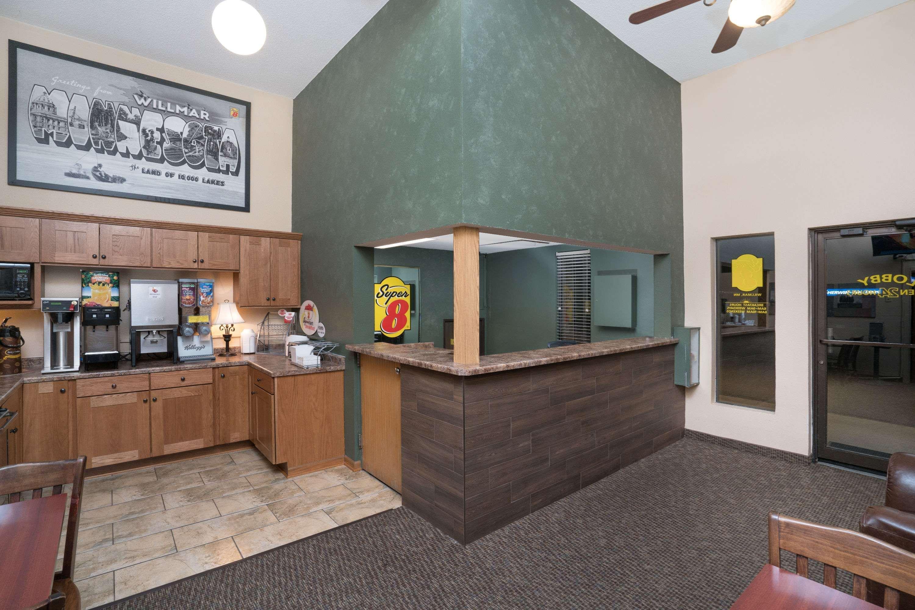 Hotel Super 8 By Wyndham Willmar Extérieur photo