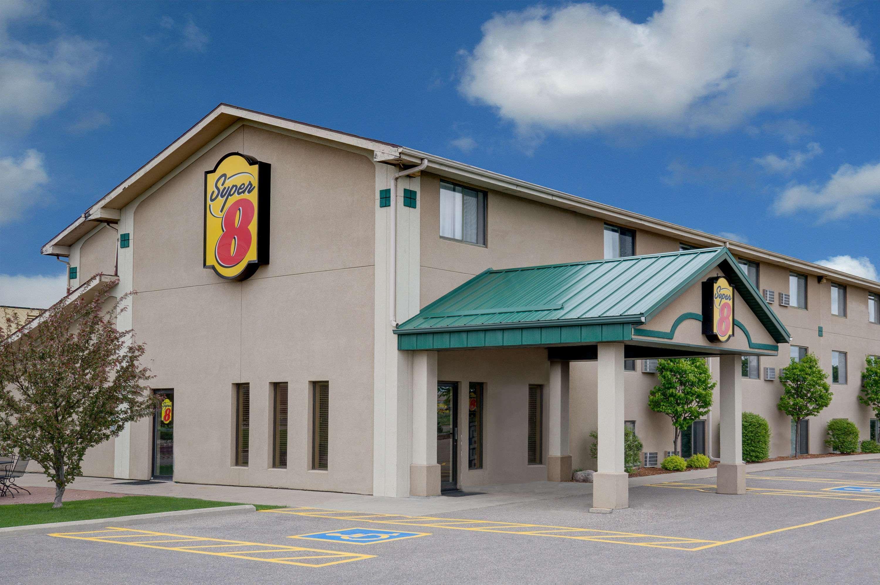 Hotel Super 8 By Wyndham Willmar Extérieur photo